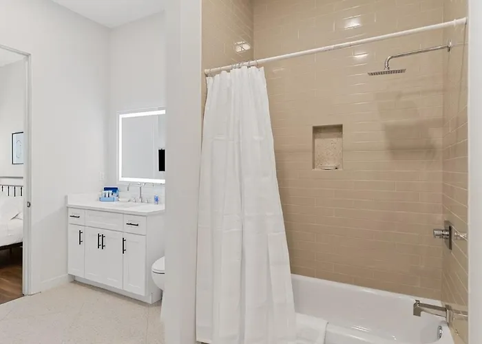The Corbin 1301 - The Cornell Apartment Fort Worth