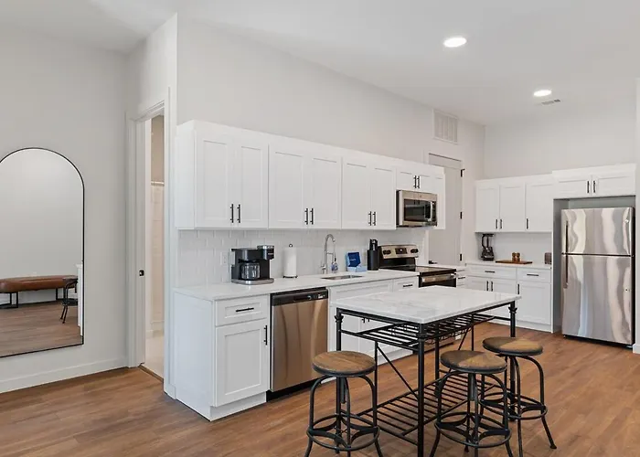 The Corbin 1301 - The Cornell Apartment *