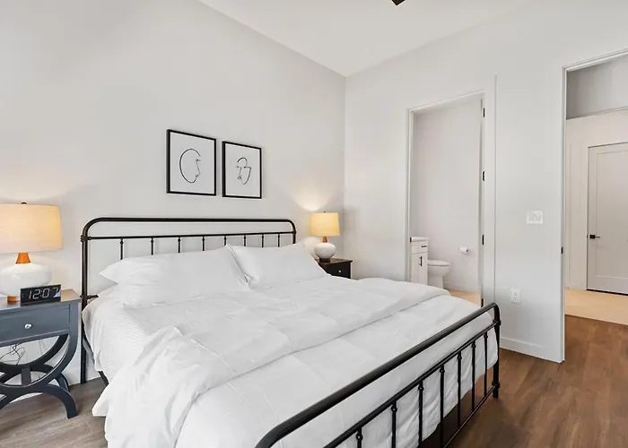 The Corbin 1301 - The Cornell Apartment *