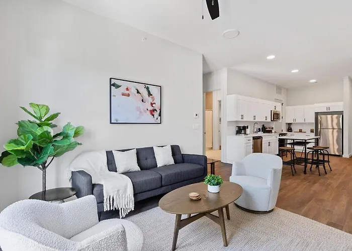The Corbin 1301 - The Cornell Apartment Fort Worth